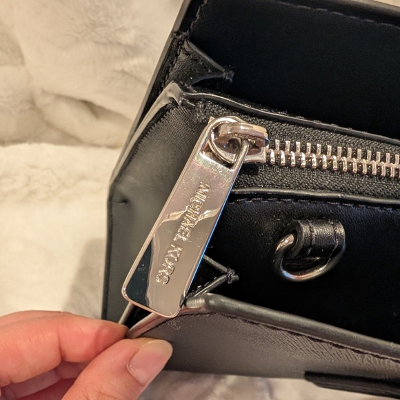 Michael Kors Black Saffiano Leather Satchel bag & Wallet Set Crossbody Strap - Picture 9 of 16